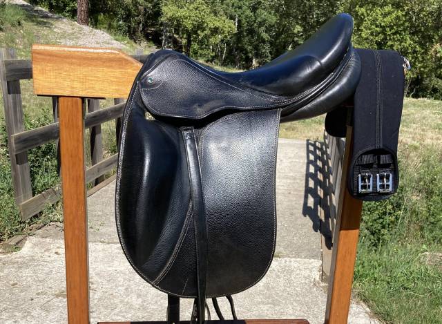 Selle STUBBEN, Dressage, Mod&egrave;le Portos.