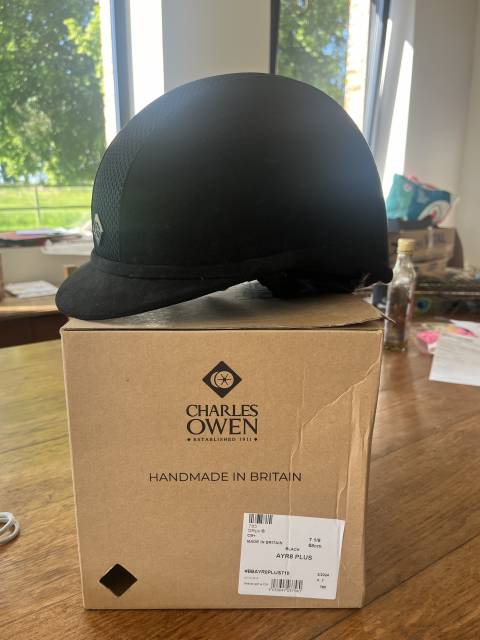 Vends casque Charles Owen neuf