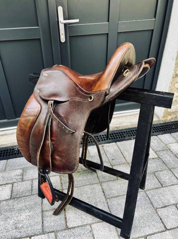 Selle Eric Thomas mod&egrave;le TREC/Randonn&eacute;e 17"5 