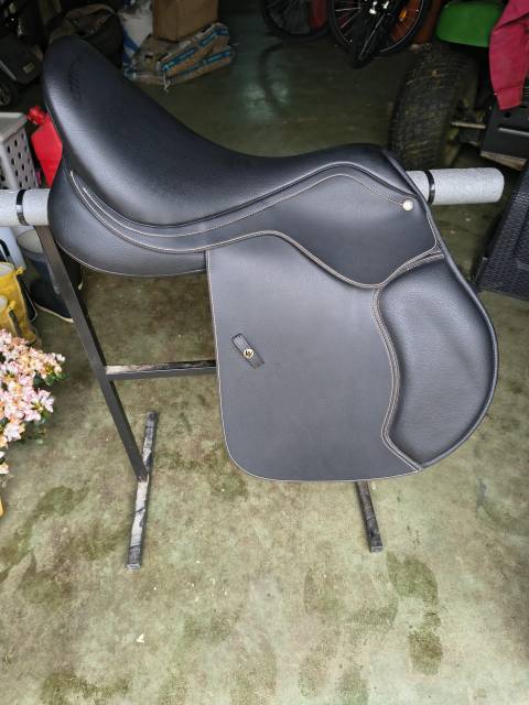 Selle Wintec jump 500 - 17 pouces 