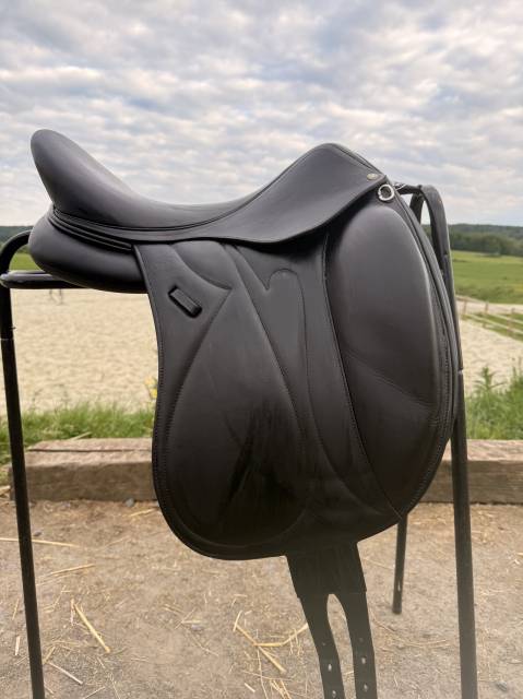 Selle dressage devoucoux 