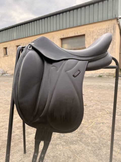 Selle dressage devoucoux 