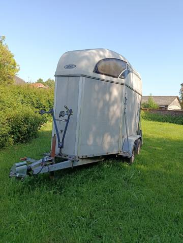 A louer van 2 chevaux atec