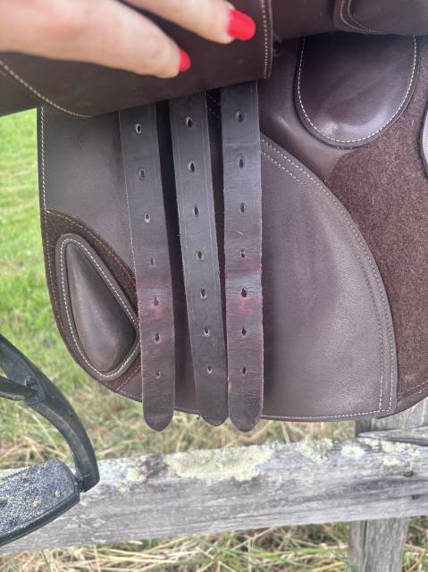 Selle Ikonic Hybride Mixte si&egrave;ge 17pouces