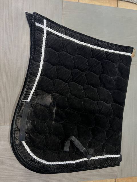 Tapis spectacle ibérique noir velours cheval liseré arg