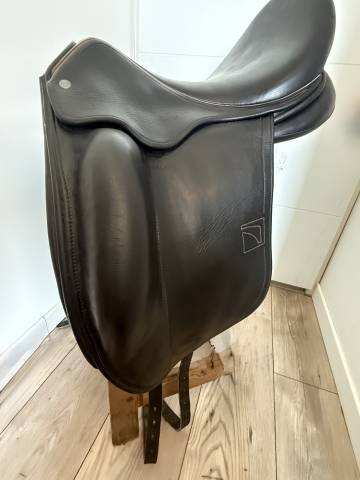 Selle childeric dressage 17.5