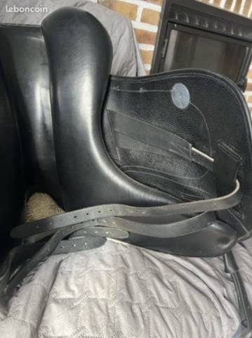 Selle dressage Meyer 17 noir