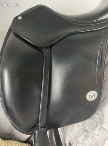 Selle dressage Meyer 17 noir