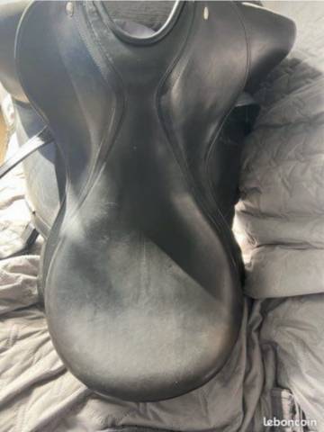 Selle dressage Meyer 17 noir