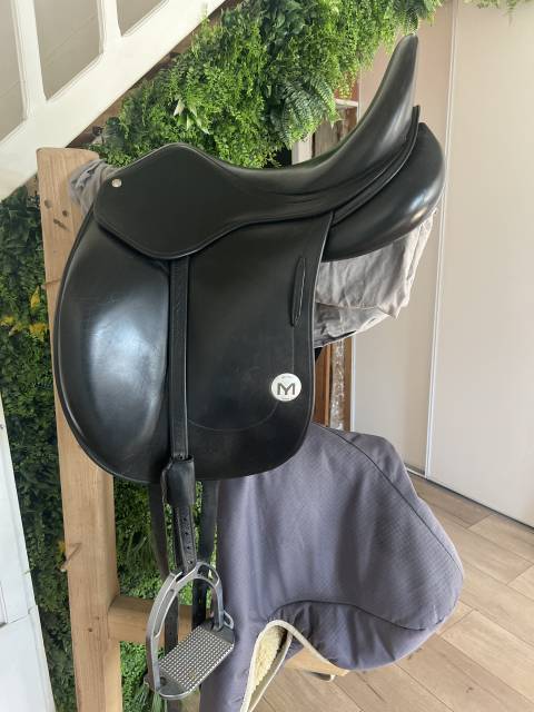 Selle dressage Meyer 17&acute;5 noir
