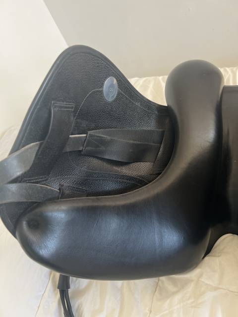 Selle dressage Meyer 17&acute;5 noir