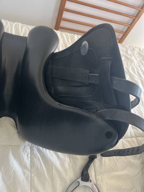 Selle dressage Meyer 17&acute;5 noir