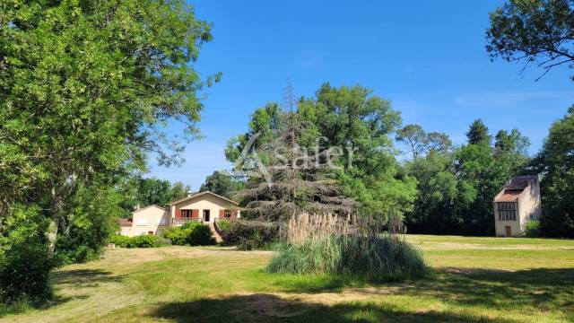 Domaine agricole avec étang et dépendances sur 28 ha proche ca