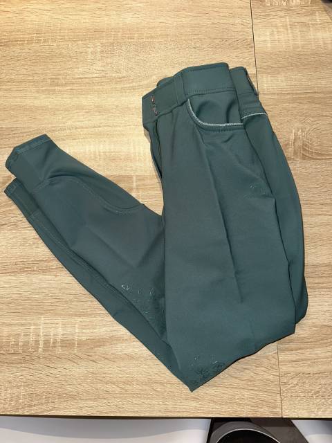 Pantalon ride and rug