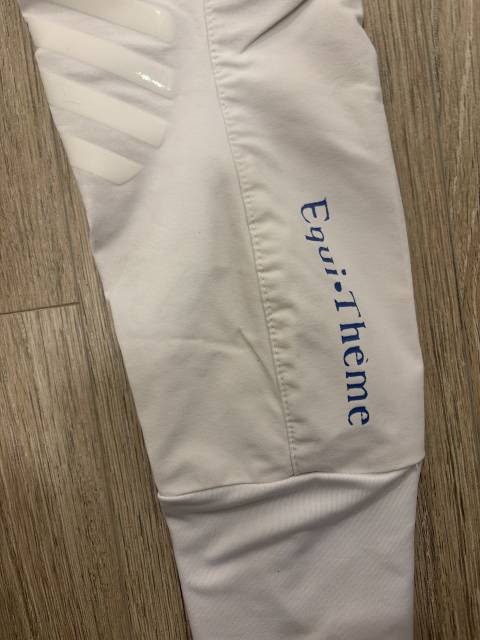 Pantalon blanc et bleu 