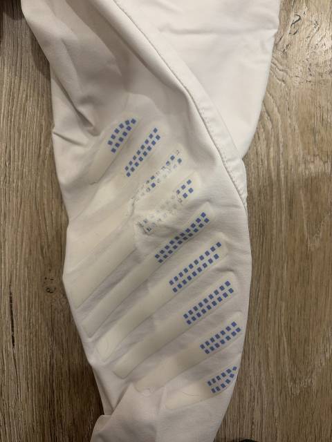 Pantalon blanc et bleu 
