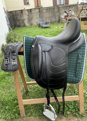 Selle de dressage devoucoux makila harmonie 2