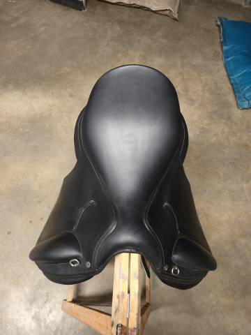 Selle de dressage 
