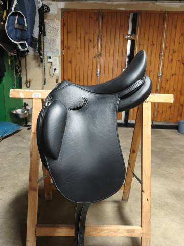 Selle de dressage 