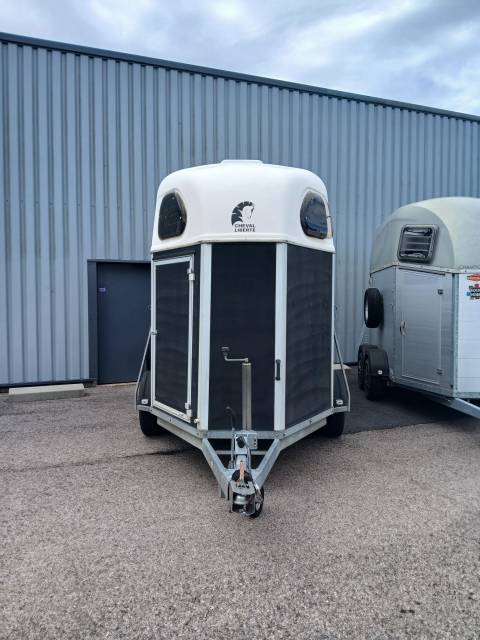 Van cheval liberte 2 places occasion