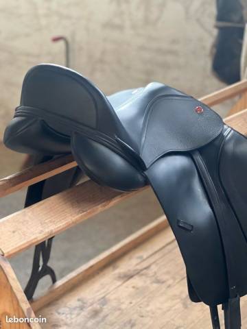 Selle dressage Kent and Masters