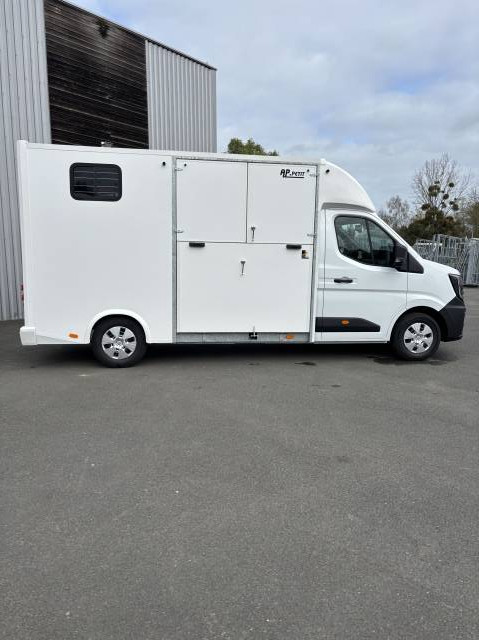 Nissan interstar l3 170ch carrosserie esprit stalle
