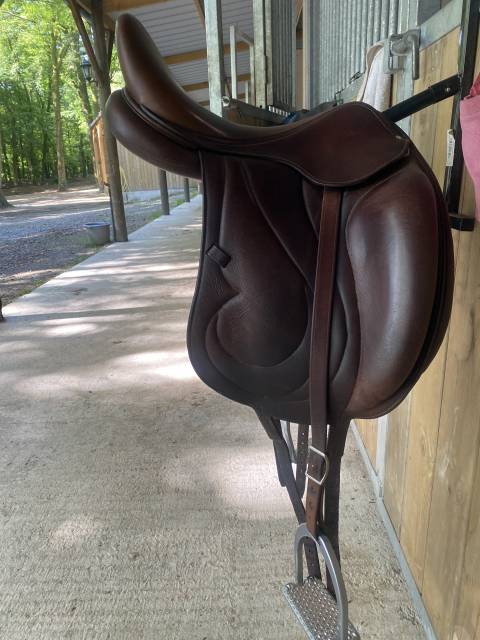 Selle de dressage cadence 