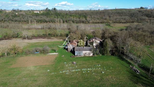 Propriété agricole avec 2 maisons sur 21ha