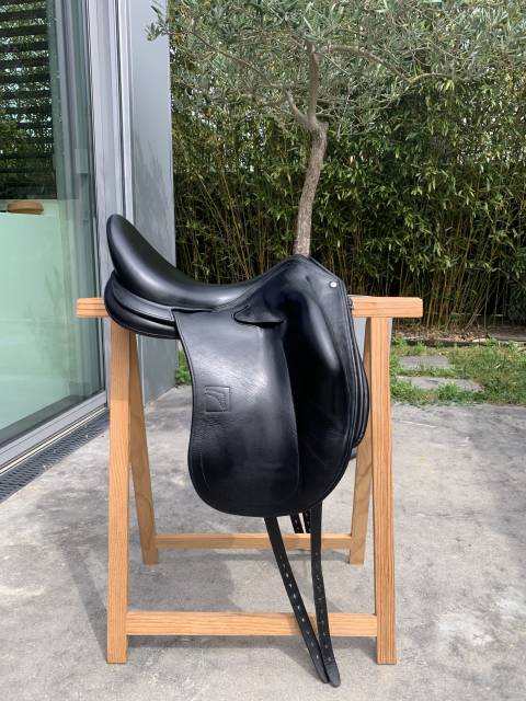 Selle childeric dressage modèle dpl