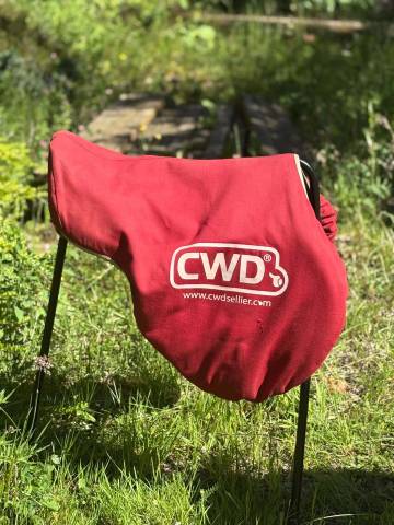 &Agrave; vendre : Selle CWD 18 pouces