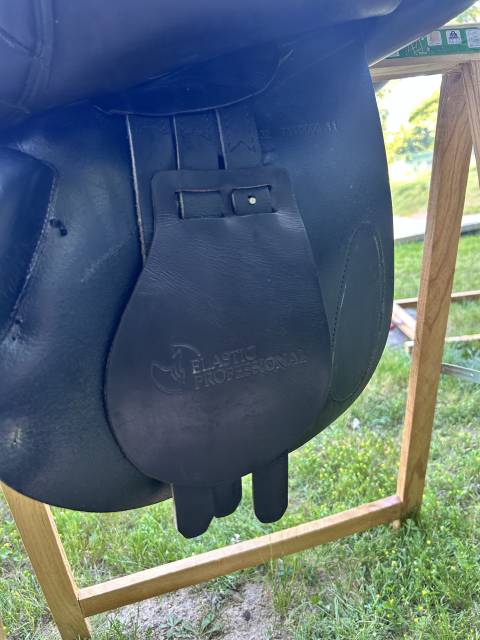 SELLE PRESTIGE ELASTIC PROFESSIONAL 17" &ndash; ARCADE 33 &ndash; T
