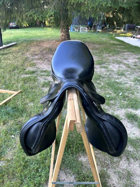 SELLE PRESTIGE ELASTIC PROFESSIONAL 17" &ndash; ARCADE 33 &ndash; T