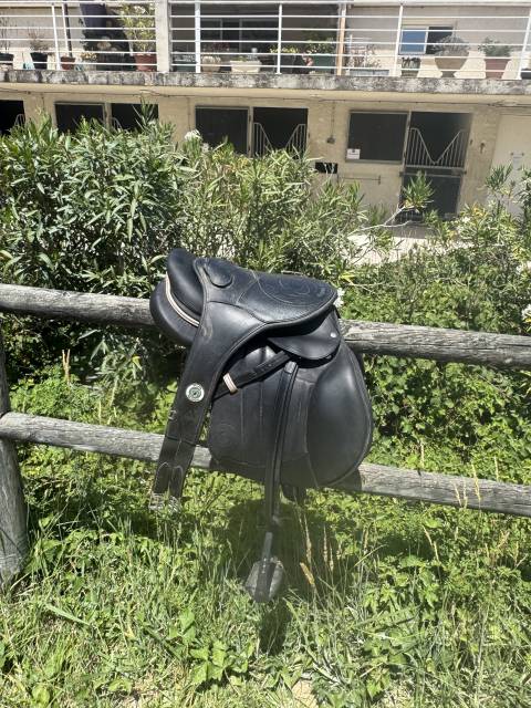 Selle Forestier Seoul 17.5 2A Noire Toute Buffle 