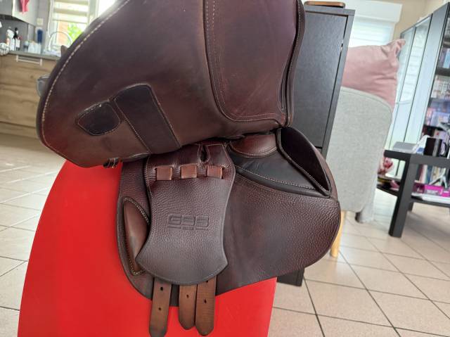 Selle GBS mod&egrave;le CSS 17,5 chocolat