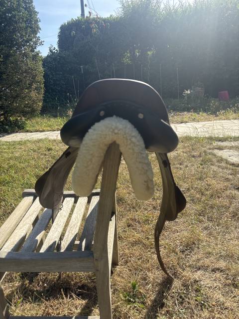 Selle Antar&egrave;s Veau Monoquartier Connexion 17,5 &eacute;quip&eacute;e
