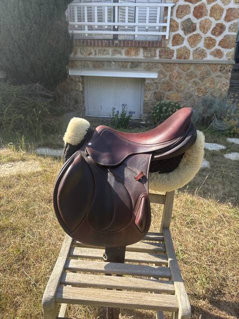 Selle Antar&egrave;s Veau Monoquartier Connexion 17,5 &eacute;quip&eacute;e