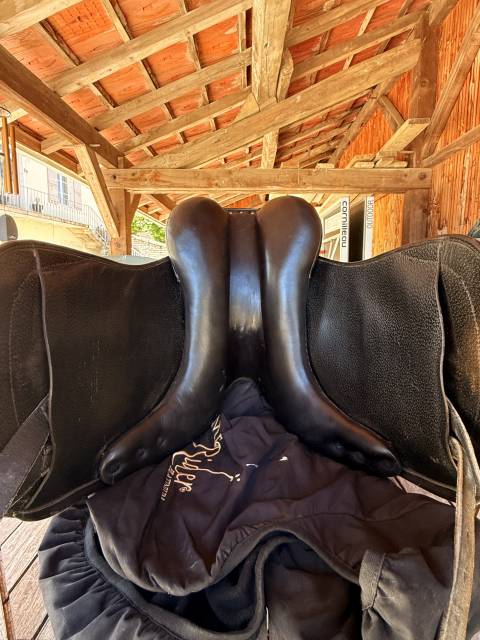 Selle de dressage 16,5 noir 