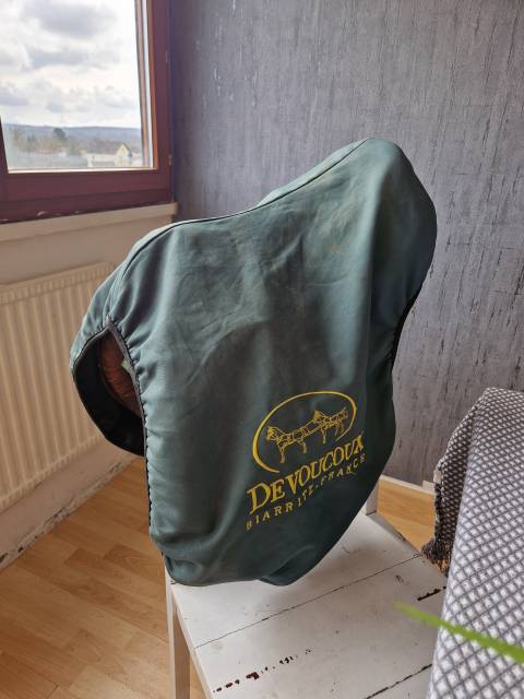 Selle devoucoux mod&egrave;le biarritz de 2011, taille 17