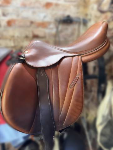 Selle Butet Obstacle 17,5&rdquo; semi-creuse
