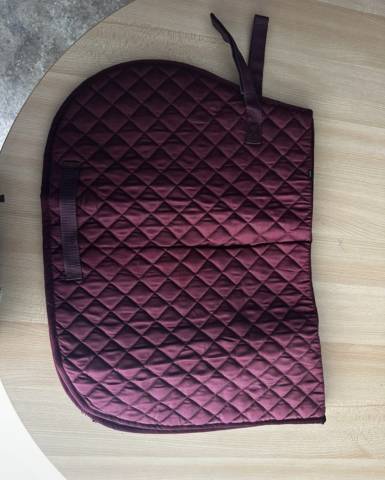 Tapis bordeaux 