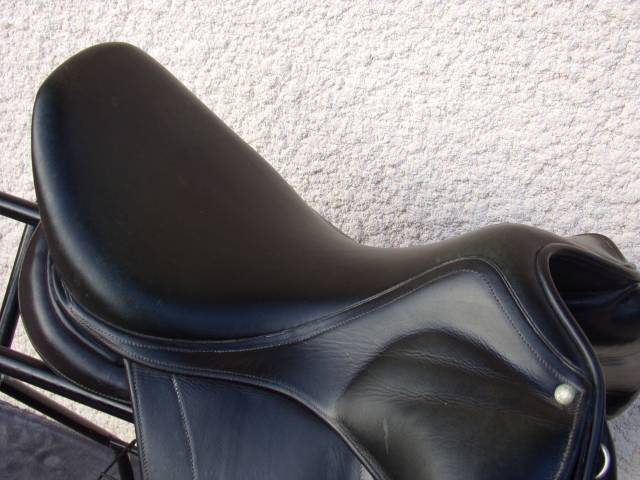 Selle Dressage Childeric DGP 17'5 petit prix