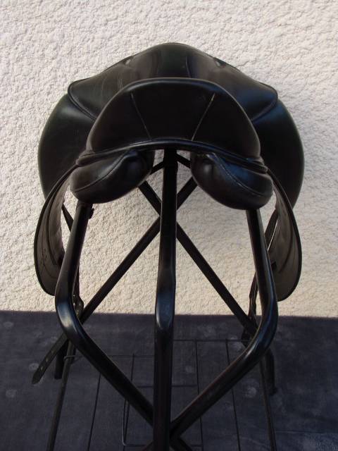 Selle Dressage Childeric DGP 17'5 petit prix