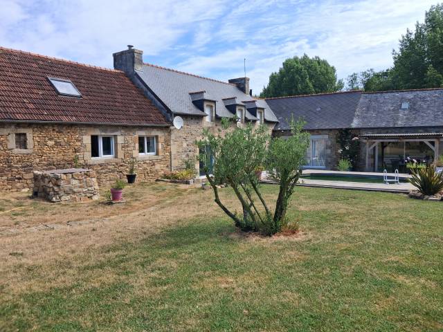 Propriété équestre – longère rénovée 241 m² + hangar 