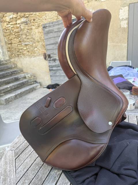 Selle GBS sellier 16,5 pouces 