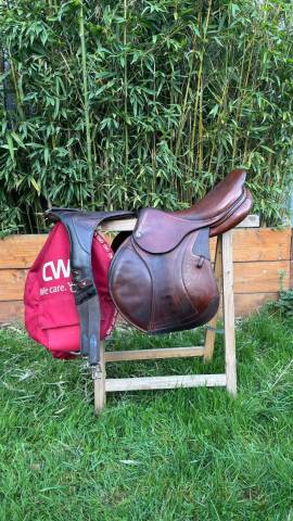 Selle CWD close contact XTC 17,5 pouces