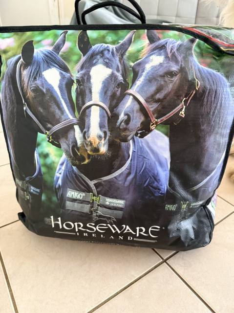 Couverture horseware amigo couvre cou amovible 