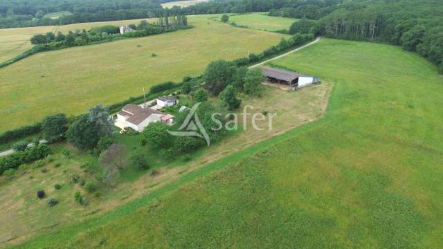 Propriété en pierre sur 10ha au calme