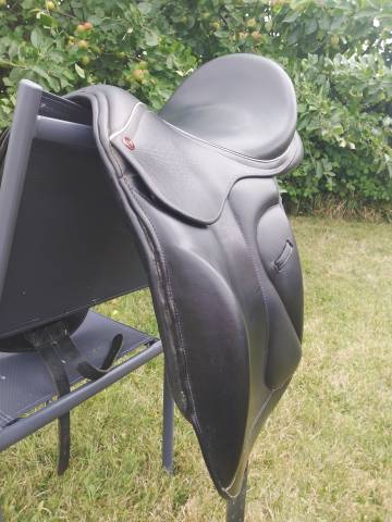 Selle dressage 17.5