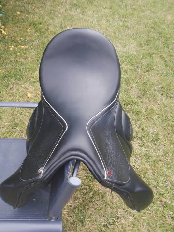 Selle dressage 17.5