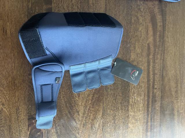 Gu&ecirc;tres ferm&eacute;es HKM taille L